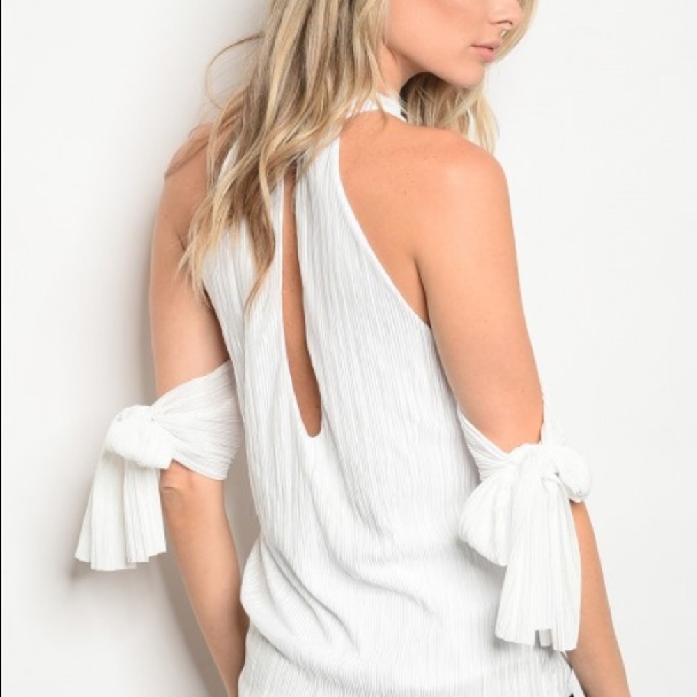 HP🎉White high neckline keyhole tie sleeve blouse - Picture 4 of 7